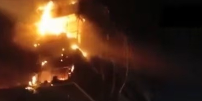 नोएडा के सेक्टर 65 स्थित बिल्डिंग में भीषण आग, काबू पाने की कोशिश जारी; किसी के हताहत होने की सूचना नहीं